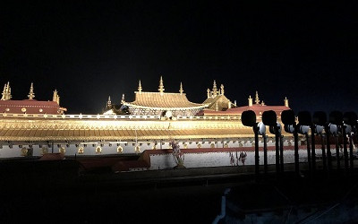從大昭寺夜景看古建設(shè)計——尊重是前提